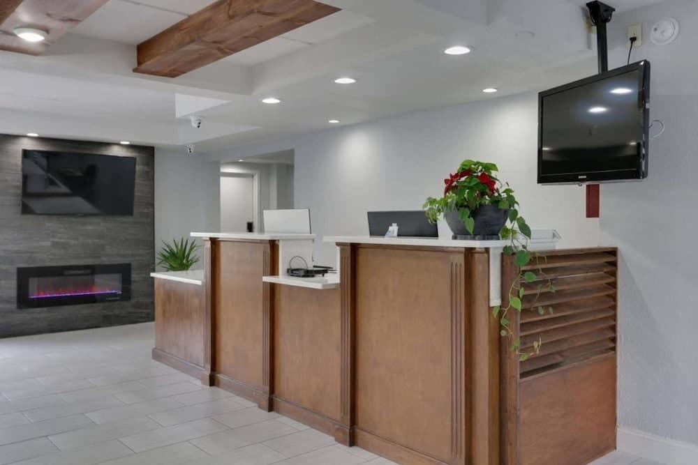 Baymont by Wyndham Ridgeland I-95 property views in Ridgeland, SC — gallery photo 3