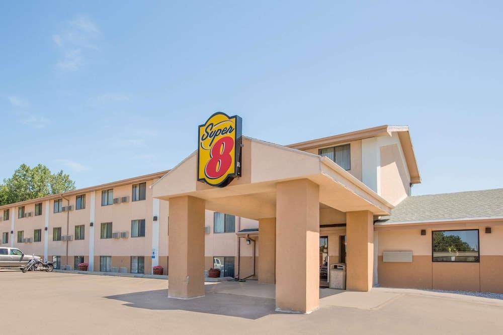 Super 8 by Wyndham Sioux City/Morningside Area interior in Sioux City, IA — gallery photo 2