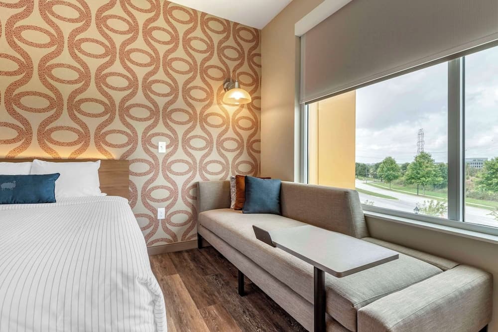 DoubleTree by Hilton Greenville Woodruff Road property views in Greenville, SC — gallery photo 3