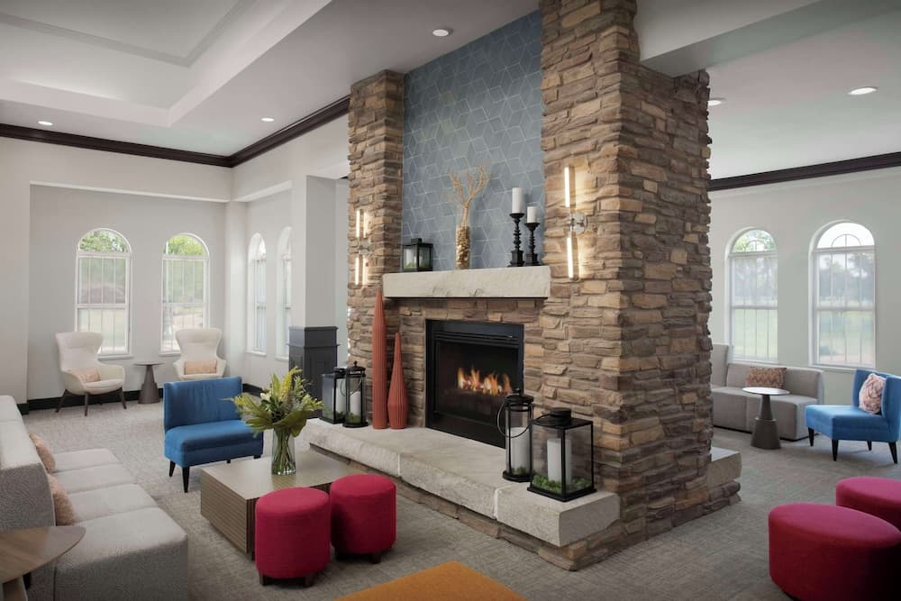 Hilton Garden Inn Granbury interior in Granbury, TX — gallery photo 2