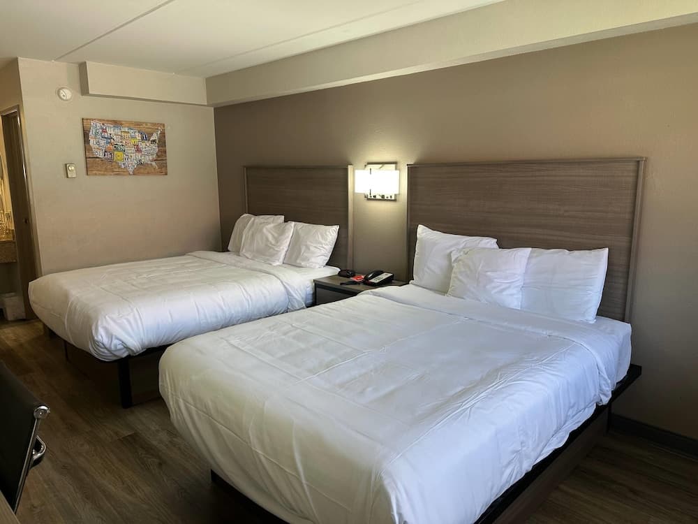 Econo Lodge Hickory interior in Hickory, NC — gallery photo 2