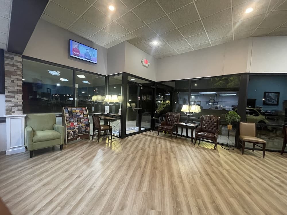 Days Inn by Wyndham Lake Park/Valdosta interior in Lake Park, GA — gallery photo 2