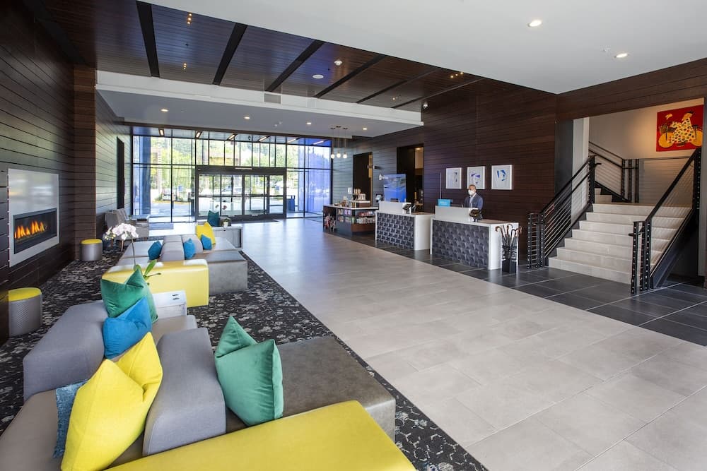 Hilton Garden Inn Redmond Seattle interior in Redmond, WA — gallery photo 2