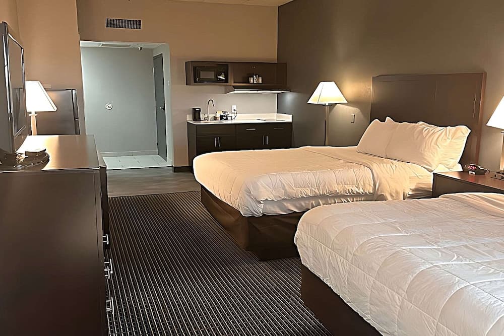 Suburban Studios Montpelier featured exterior or lobby in Montpelier, OH — similar hotel