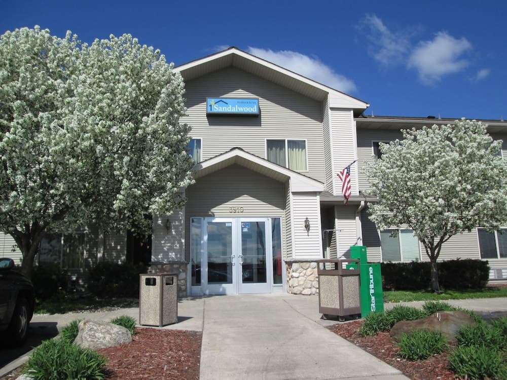 Sandalwood Studios & Suites — hotel in Shakopee, Minnesota