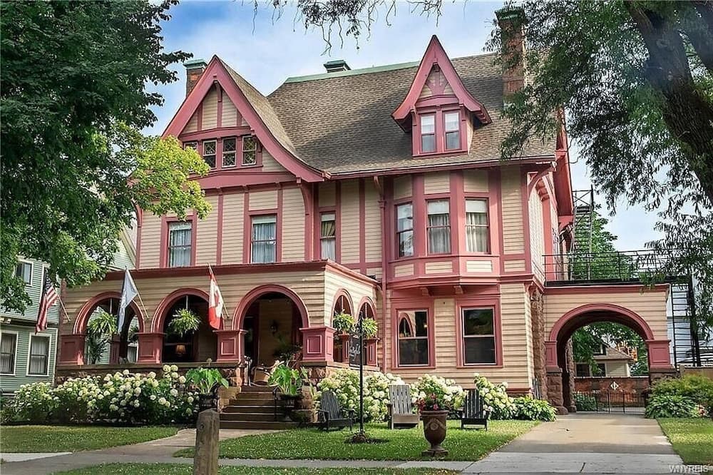 InnBuffalo off Elmwood featured exterior or lobby in Buffalo, NY — similar hotel