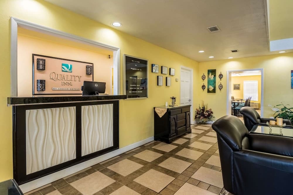 Quality Inn Washington GA interior in Washington, GA — gallery photo 2
