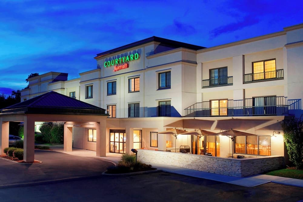 Courtyard by Marriott Newburgh Stewart Airport gallery photo in Newburgh, NY — image 37