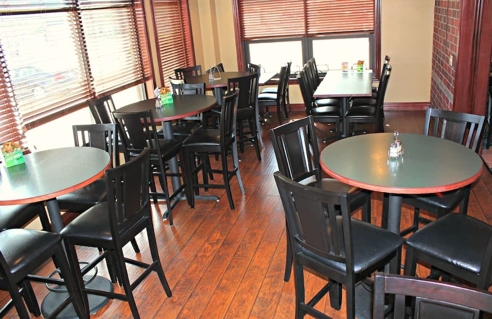 Express Suites Riverport Inn & Suites gallery photo in Winona, MN — image 48