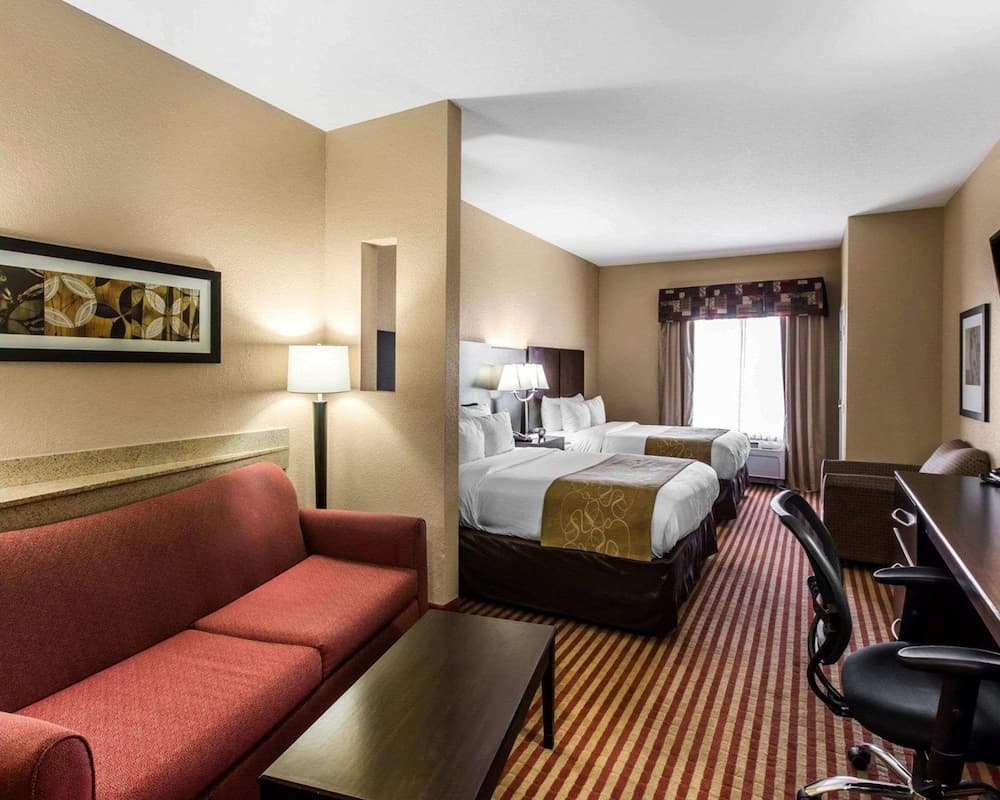 Comfort Suites Waycross property views in Waycross, GA — gallery photo 3