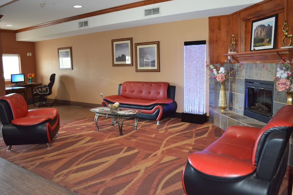 First Choice Inns at the Swell interior in Green River, UT — gallery photo 2