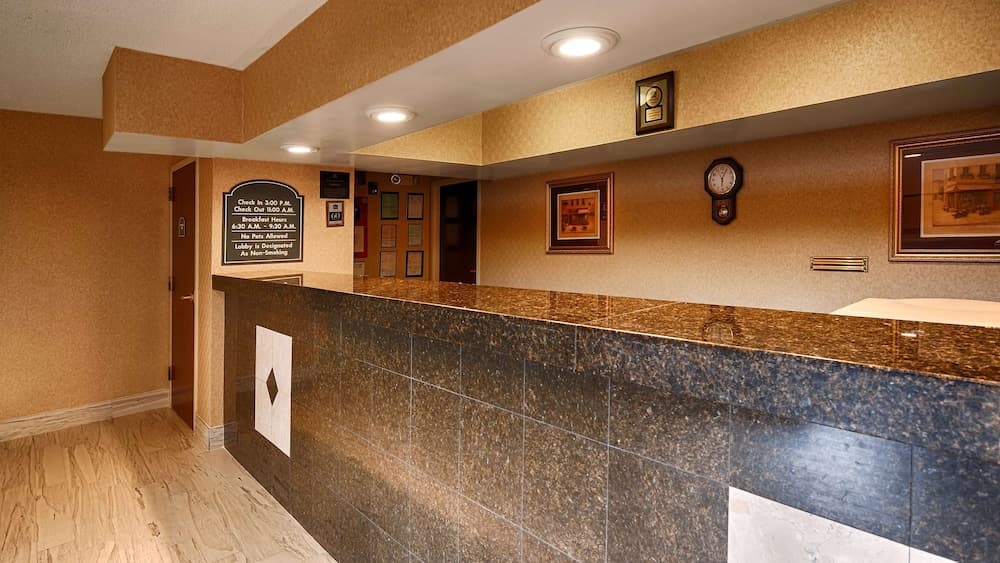 Best Western Gardendale interior in Gardendale, AL — gallery photo 2