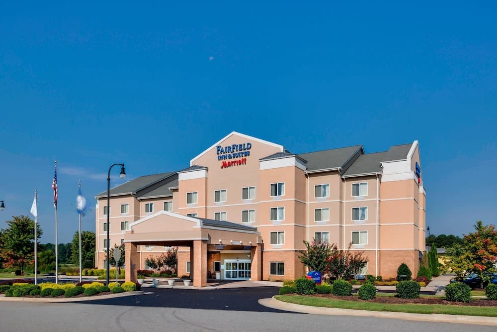Fairfield Inn & Suites by Marriott South Hill featured exterior or lobby in La Crosse, VA — similar hotel