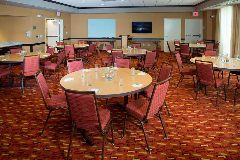 Courtyard by Marriott Dallas Midlothian-Midlothian Conf Ctr gallery photo in Midlothian, TX — image 7