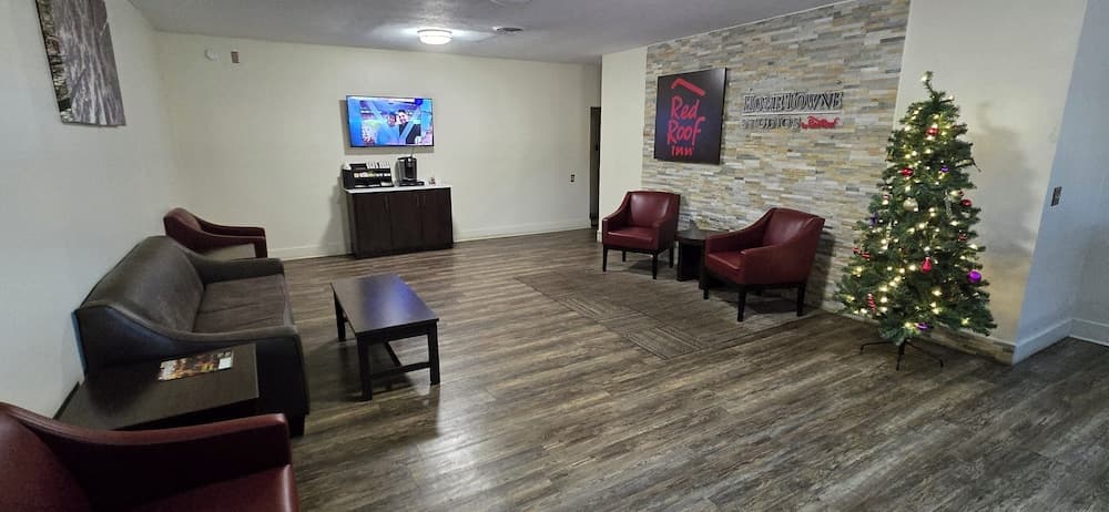 HomeTowne Studios LaGrange gallery photo in LaGrange, GA — image 13