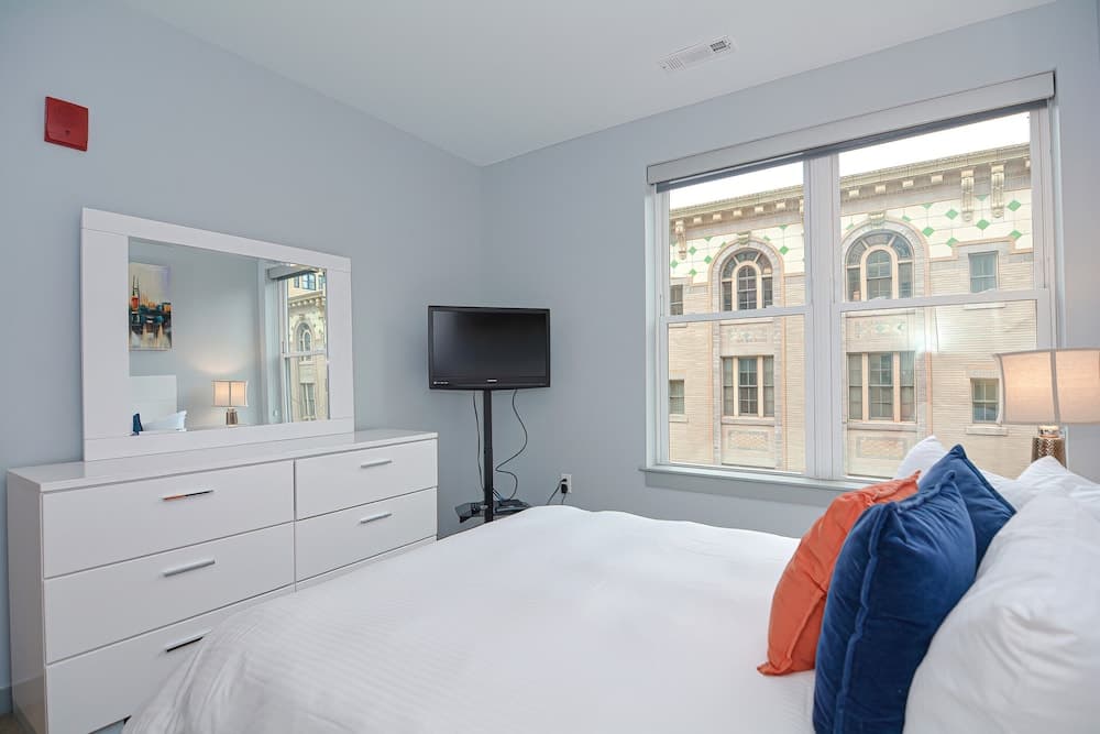 Global Luxury Suites Downtown Providence gallery photo in Providence, RI — image 20