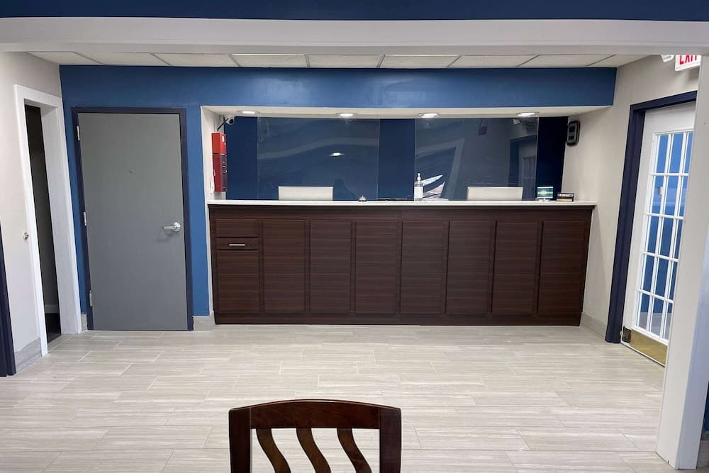 Baymont by Wyndham Adairsville interior in Adairsville, GA — gallery photo 2