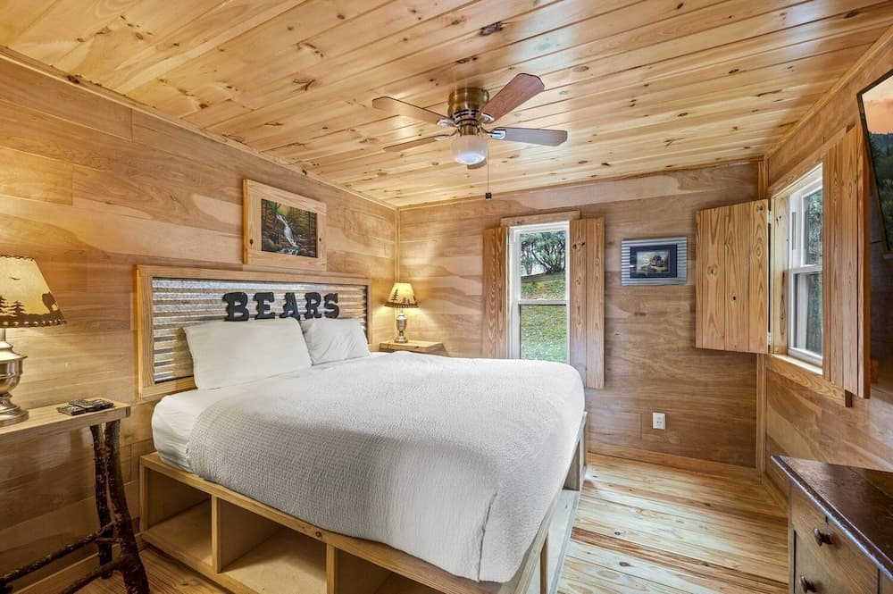 Deer Ridge Mountain Resort interior in Gatlinburg, TN — gallery photo 2