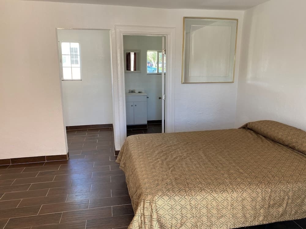 Budget Motel gallery photo in Gilroy, CA — image 4
