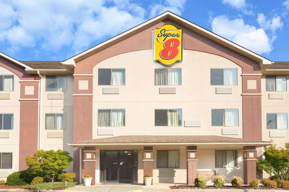 Super 8 by Wyndham Lynchburg VA — hotel in Lynchburg, Virginia