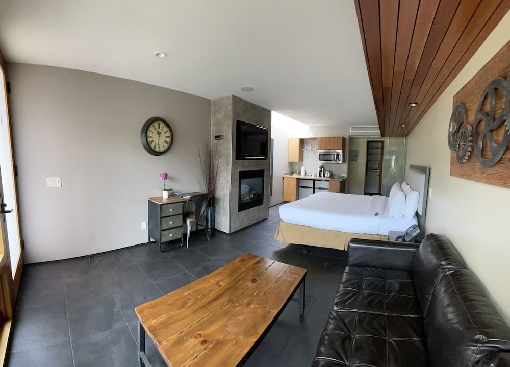 14 West Hotel interior in Laguna Beach, CA — gallery photo 2