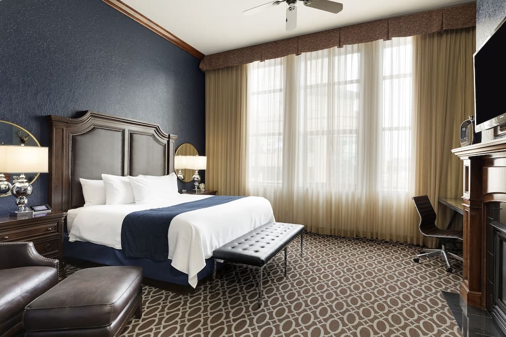 Des Lux Hotel gallery photo in Des Moines, IA — image 23