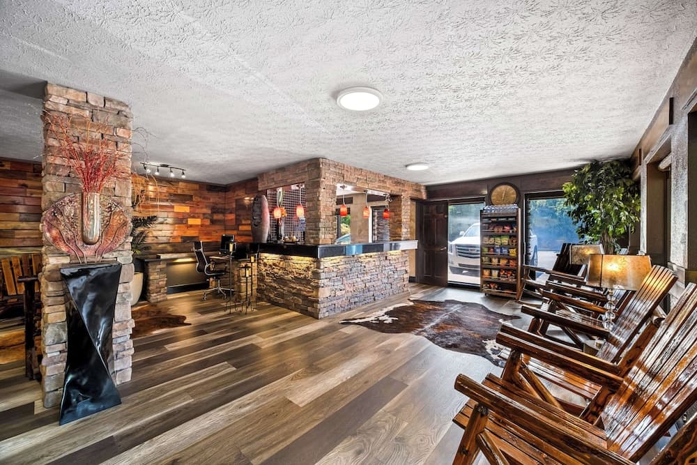 Best Western Braselton Inn interior in Braselton, GA — gallery photo 2