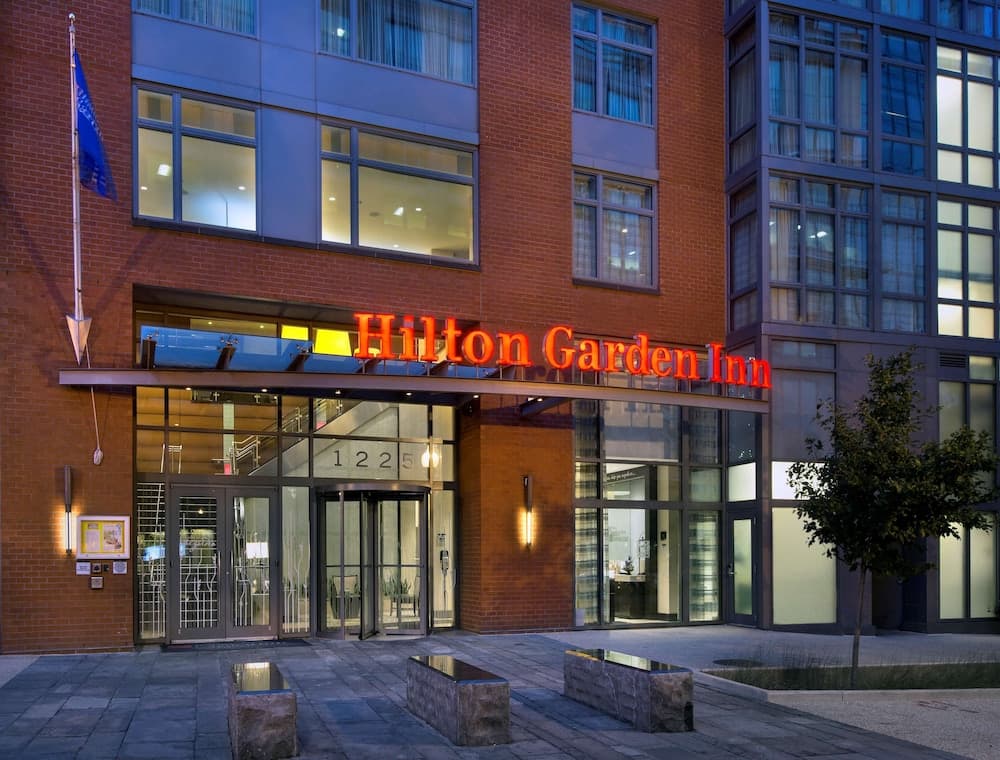 Hilton Garden Inn Washington DC/U.S. Capitol featured exterior or lobby in Washington, DC — similar hotel