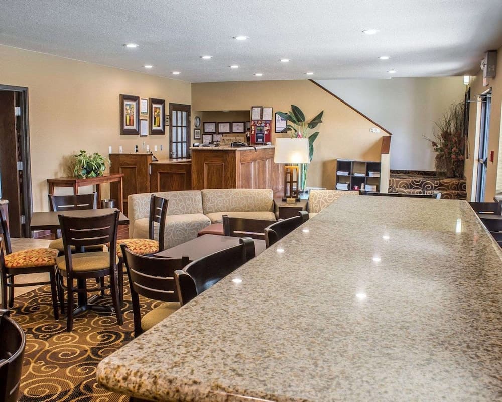 Rodeway Inn Milford interior in Milford, IA — gallery photo 2