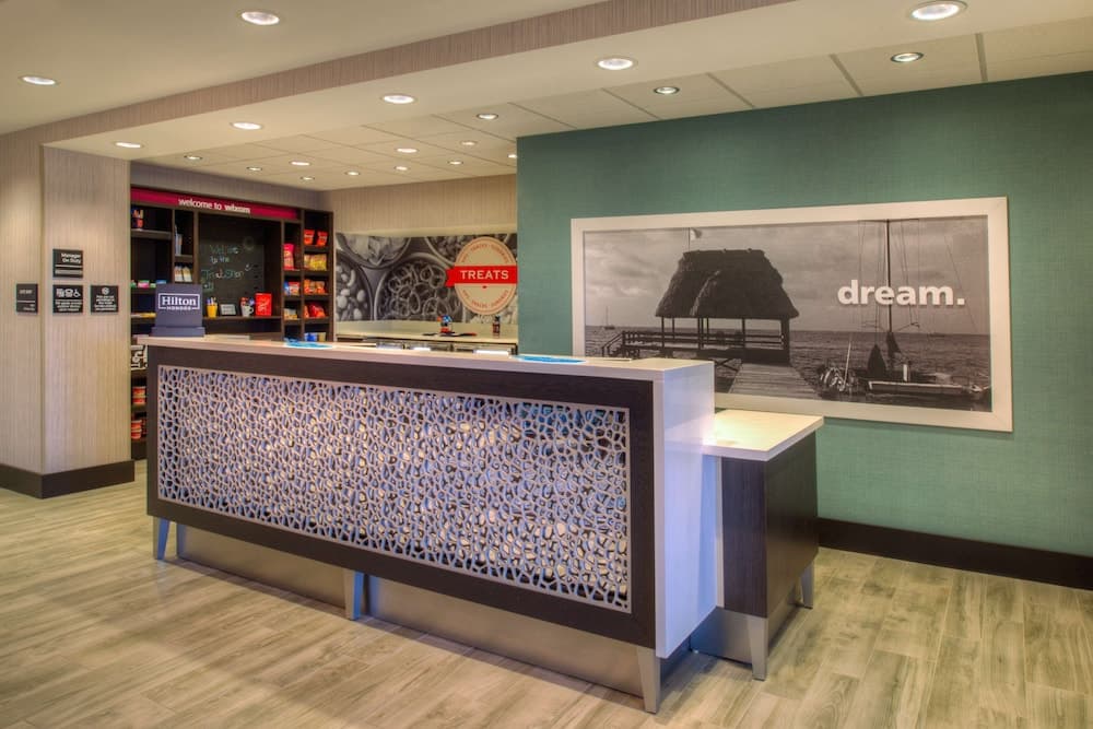 Hampton Inn & Suites Wixom gallery photo in Wixom, MI — image 17