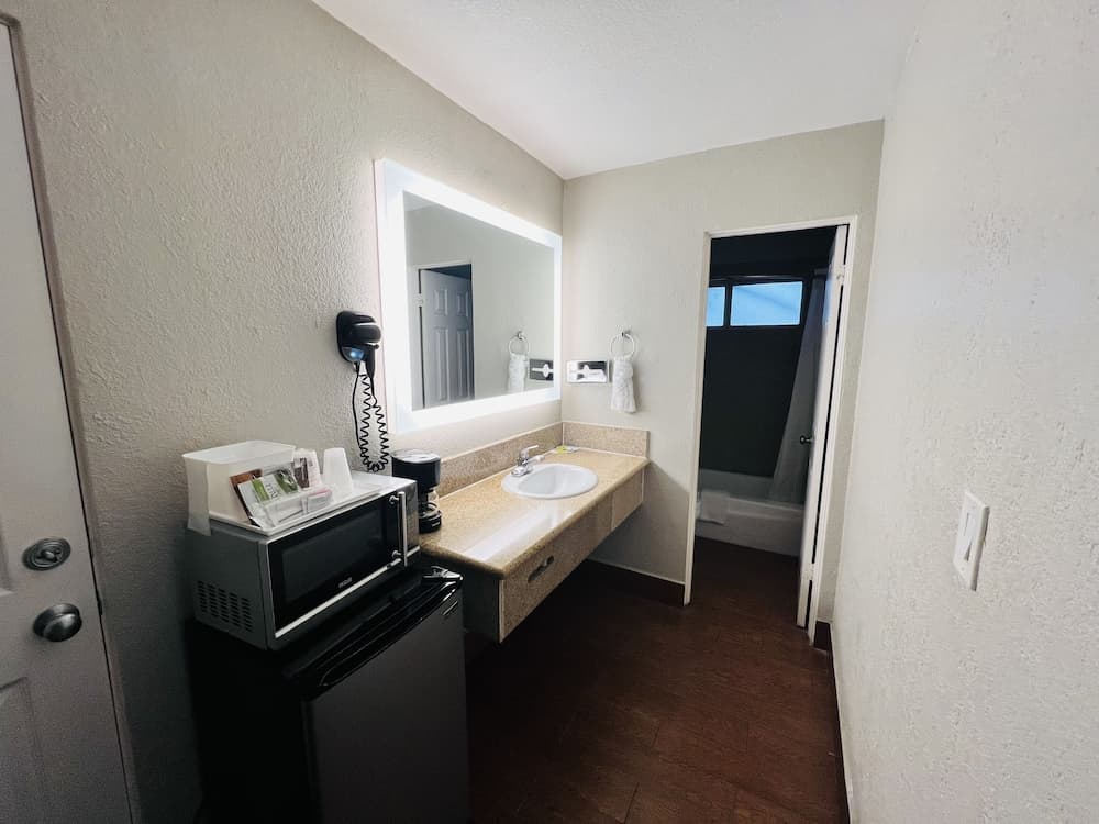 Casa Blanca Hotel - Orange gallery photo in Orange, CA — image 16