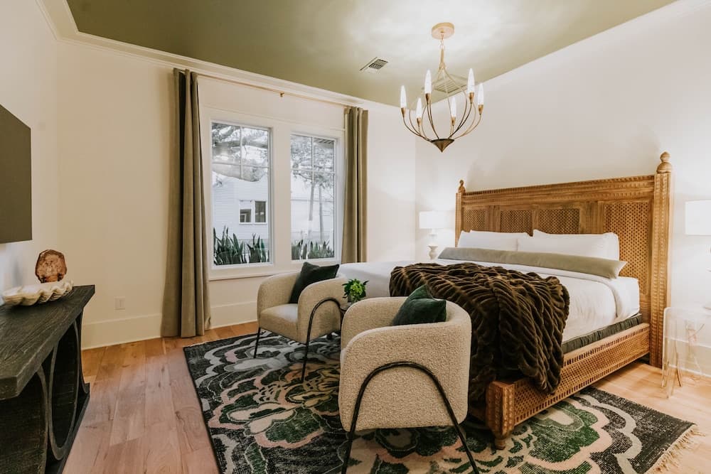 The Springs Hotel interior in Ocean Springs, MS — gallery photo 2