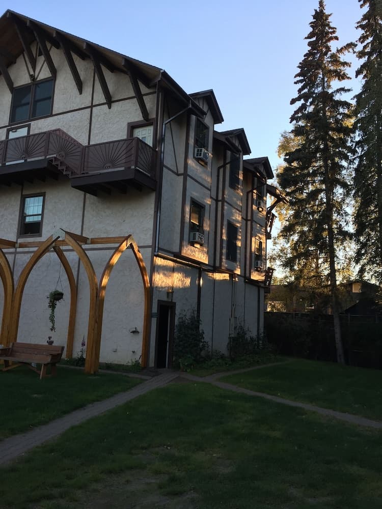 Abbey Archway Inn interior in Fairbanks, AK — gallery photo 2