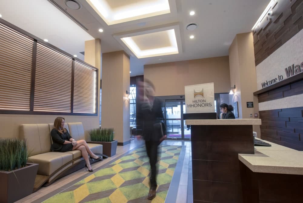 Hampton Inn & Suites Washington DC-Navy Yard interior in Washington, DC — gallery photo 2