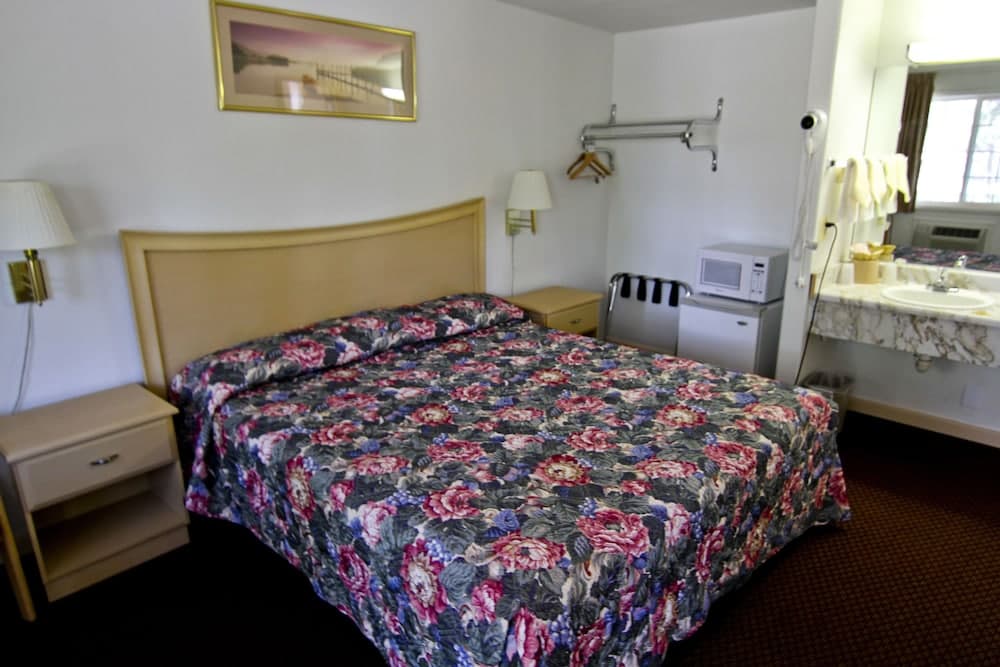 National 9 Inn exterior or lobby in South Lake Tahoe, CA — main listing photo