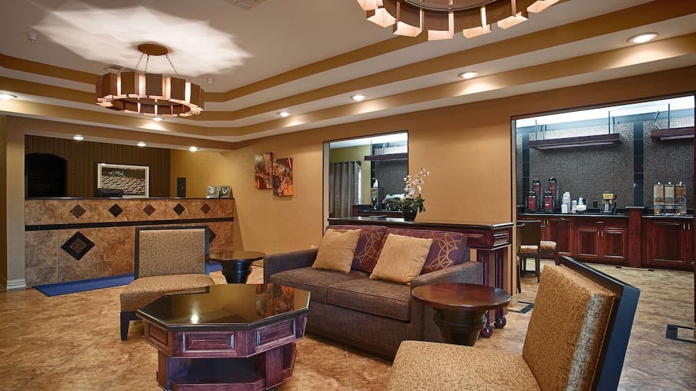 Best Western Manhattan Inn interior in Manhattan, KS — gallery photo 2
