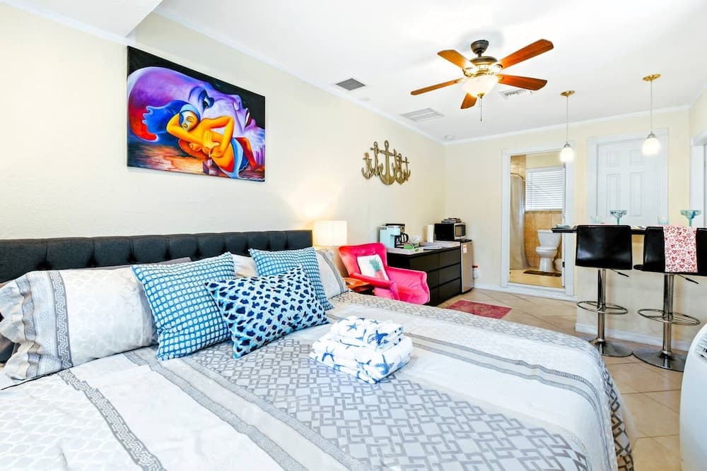 Home w/ Guest Suite Pool Near PGA & Beach — hotel in Palm Beach Gardens, Florida