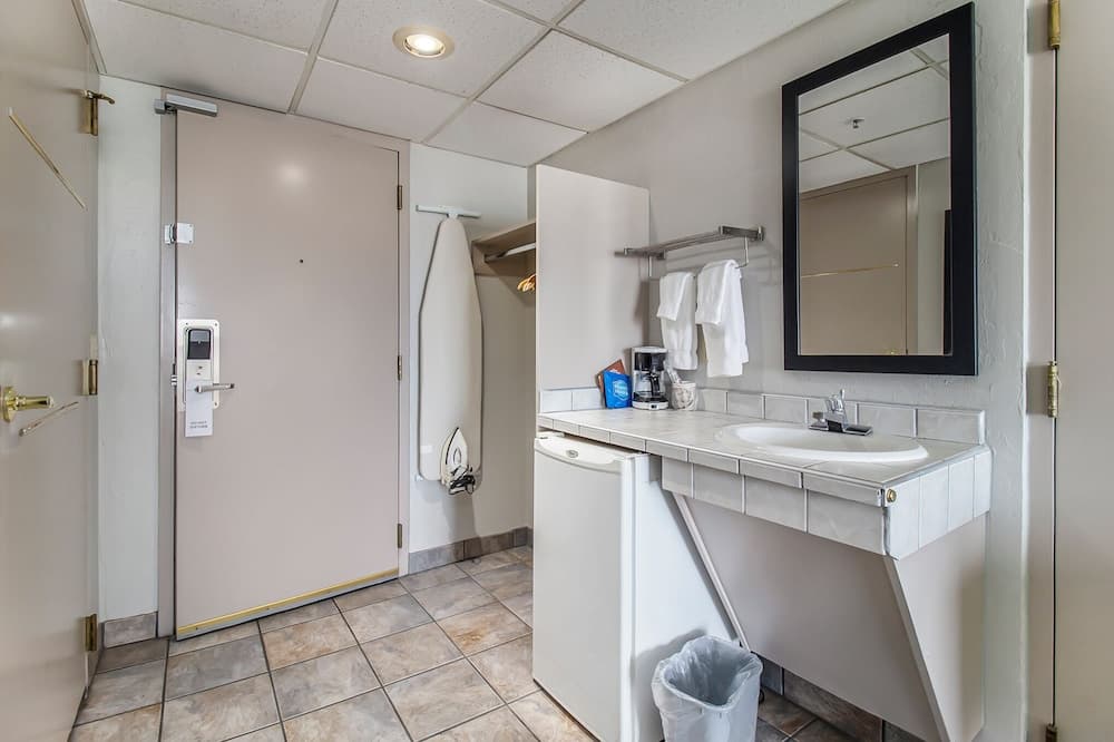 Dunes Waterfront Resort gallery photo in Mears, MI — image 31