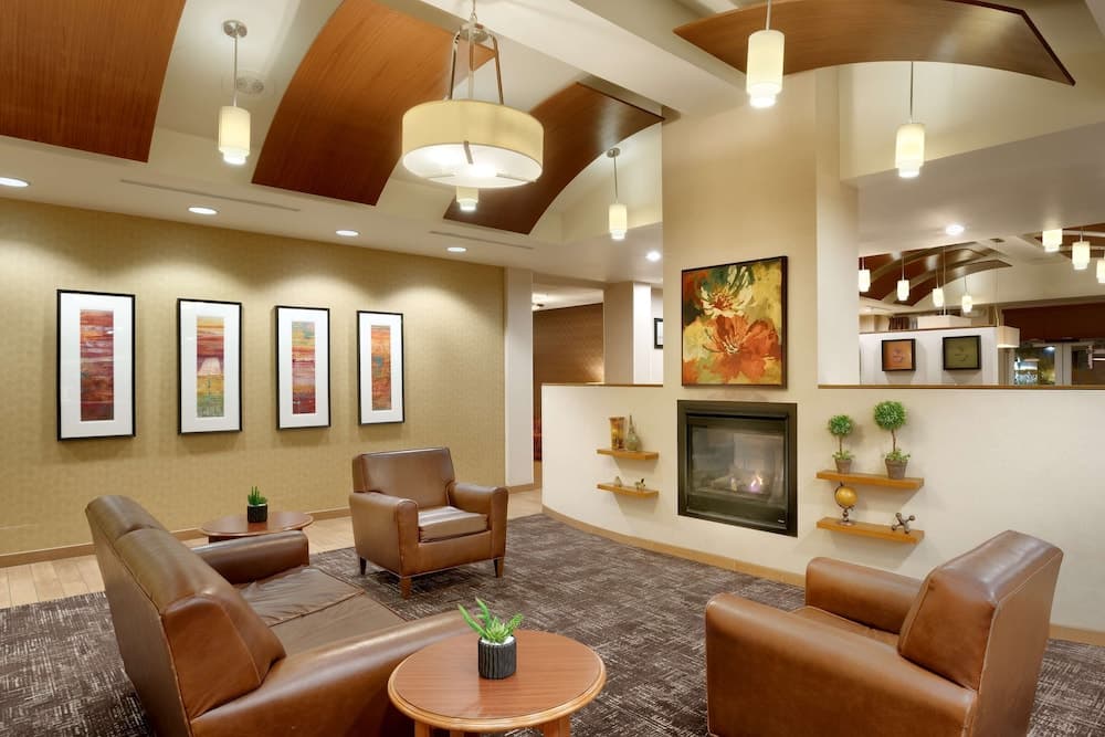 Hampton Inn & Suites Orem interior in Orem, UT — gallery photo 2