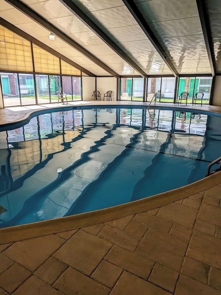 Ramada by Wyndham Butler/Tesla Biohealing Resort gallery photo in Butler, PA — image 31