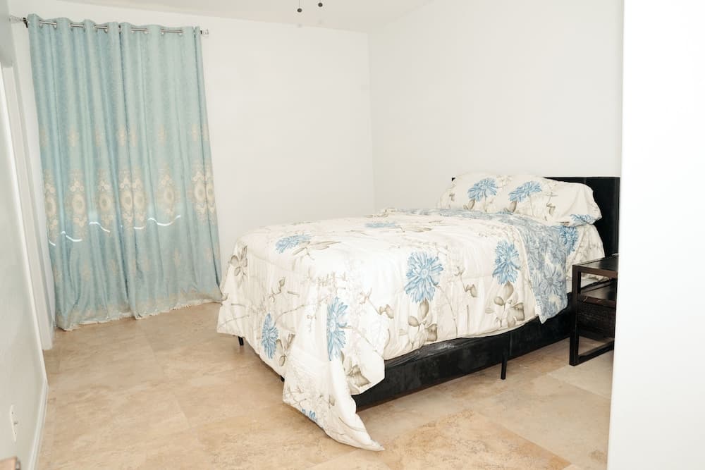 Large Family Home Near Phoenix gallery photo in Buckeye, AZ — image 35