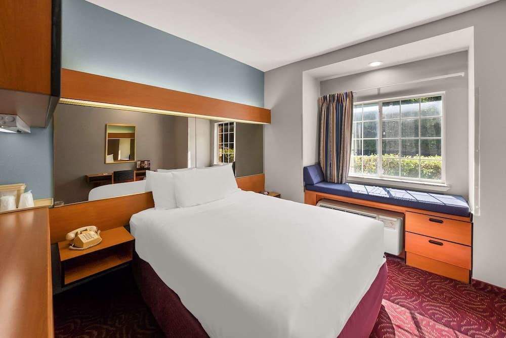 Econo Lodge Inn & Suites Mesquite - Dallas East gallery photo in Mesquite, TX — image 31