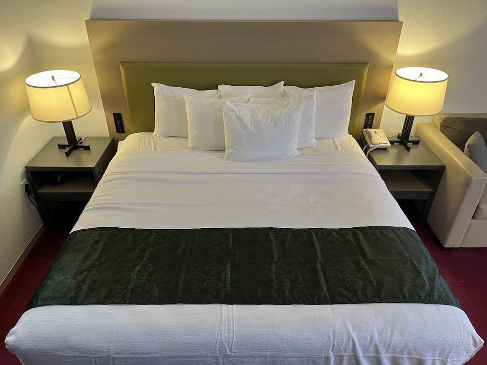 Pictured Rocks Inn & Suites property views in Munising, MI — gallery photo 3