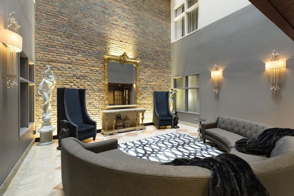 Des Lux Hotel gallery photo in Des Moines, IA — image 4