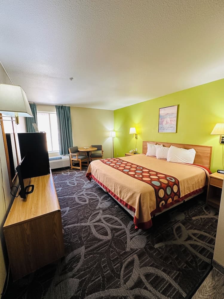 Moab Gateway Inn property views in Moab, UT — gallery photo 3