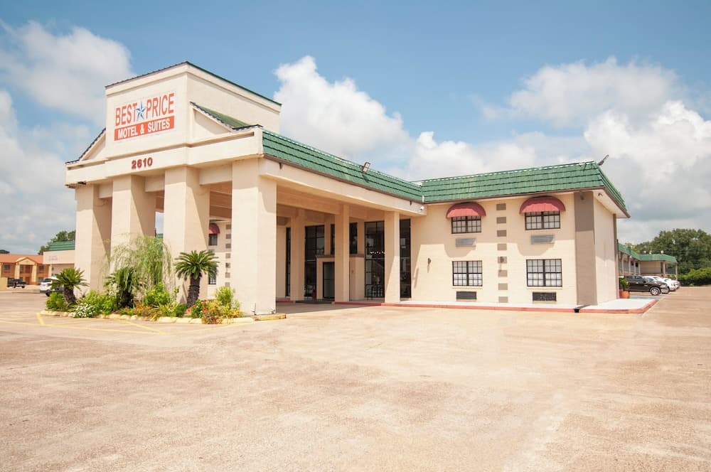 Best Price Motel and Suites — hotel in Orange, Texas