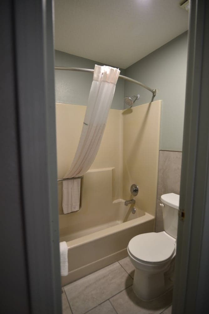 Baymont by Wyndham Pine Grove I-81 gallery photo in Pine Grove, PA — image 25
