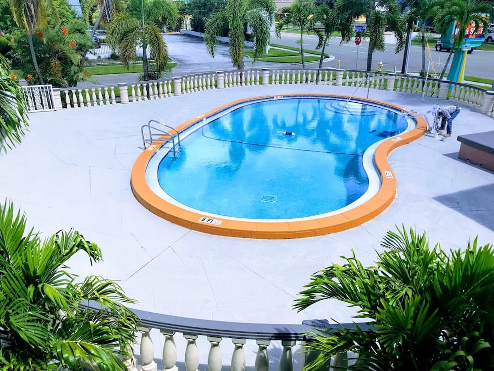 Tropical Inn & Suites property views in Clearwater, FL — gallery photo 3