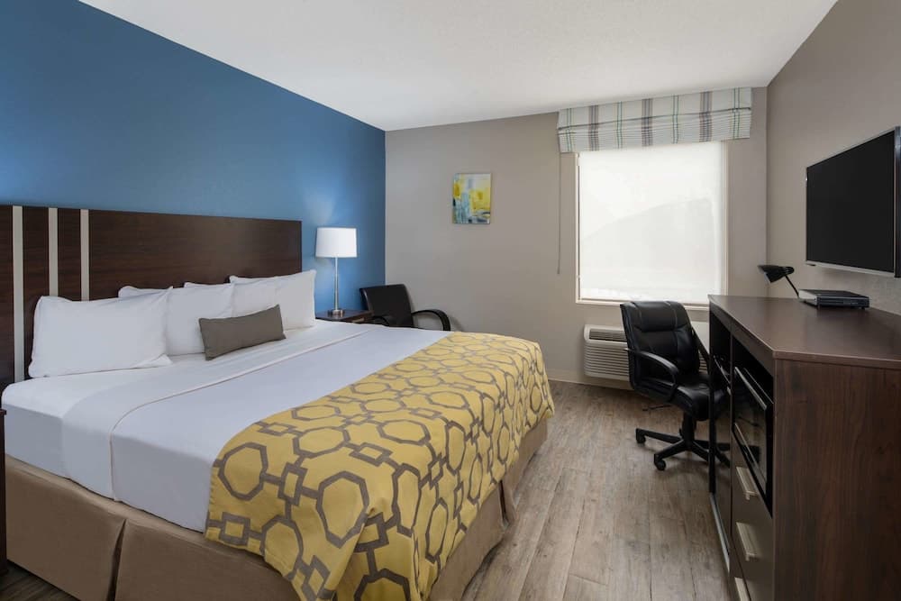 Baymont Inn and Suites Douglasville Atlanta property views in Douglasville, GA — gallery photo 3