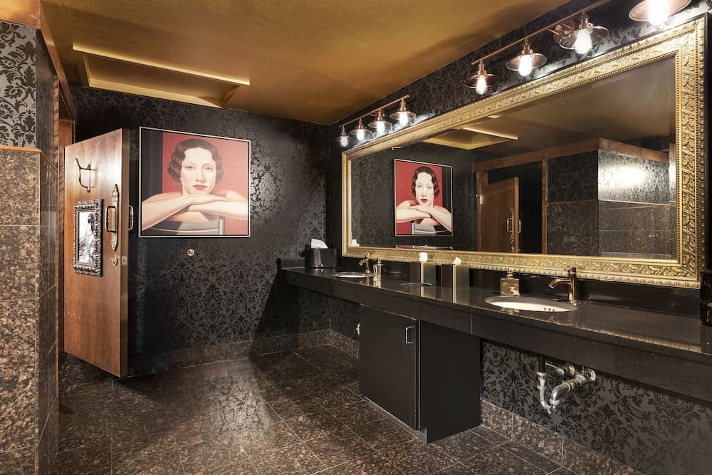 Des Lux Hotel gallery photo in Des Moines, IA — image 61